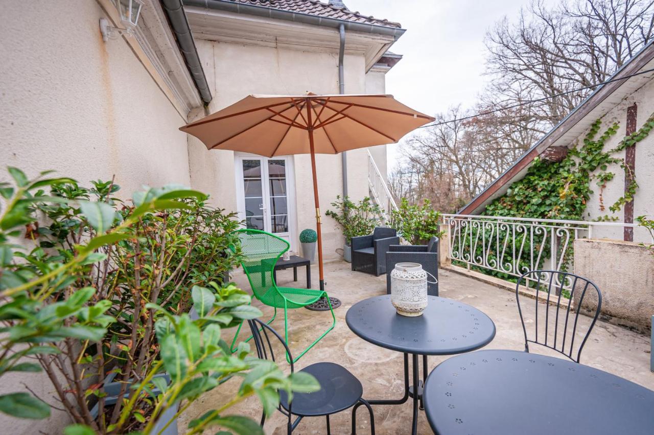 Chateau Des Ayes - Chambres & Suites Saint-Étienne-de-Saint-Geoirs Dış mekan fotoğraf
