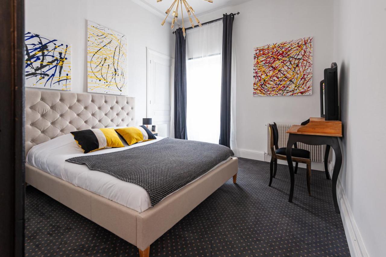 Chateau Des Ayes - Chambres & Suites Saint-Étienne-de-Saint-Geoirs Dış mekan fotoğraf