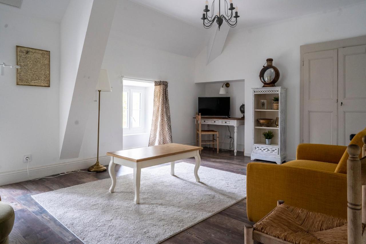 Chateau Des Ayes - Chambres & Suites Saint-Étienne-de-Saint-Geoirs Dış mekan fotoğraf