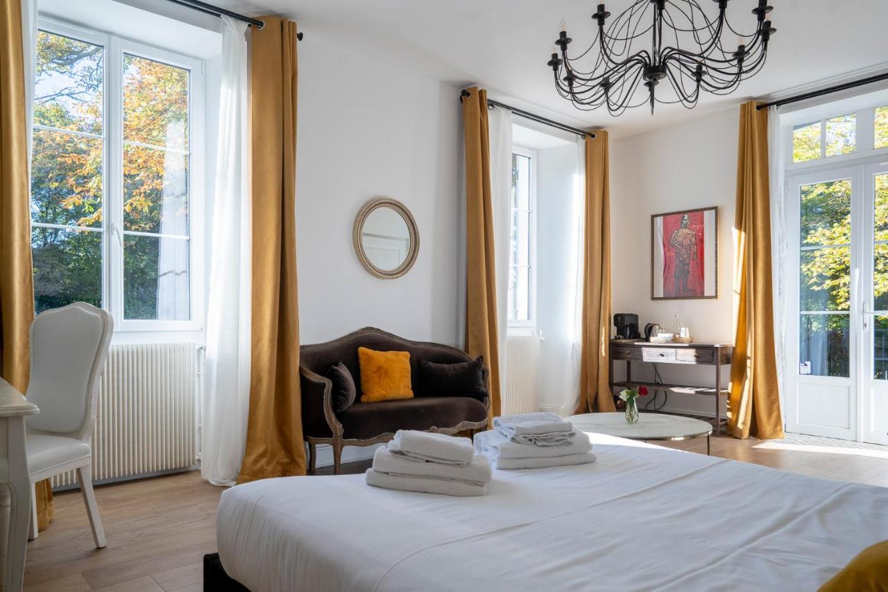 Chateau Des Ayes - Chambres & Suites Saint-Étienne-de-Saint-Geoirs Dış mekan fotoğraf